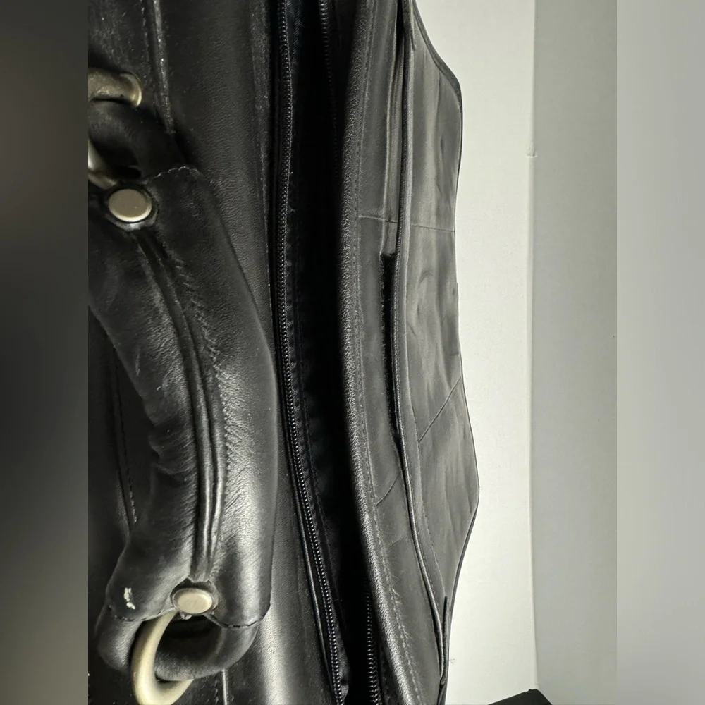 Pre owned Genuine Dell Laptop Messenger Bag Black Adjustable Strap